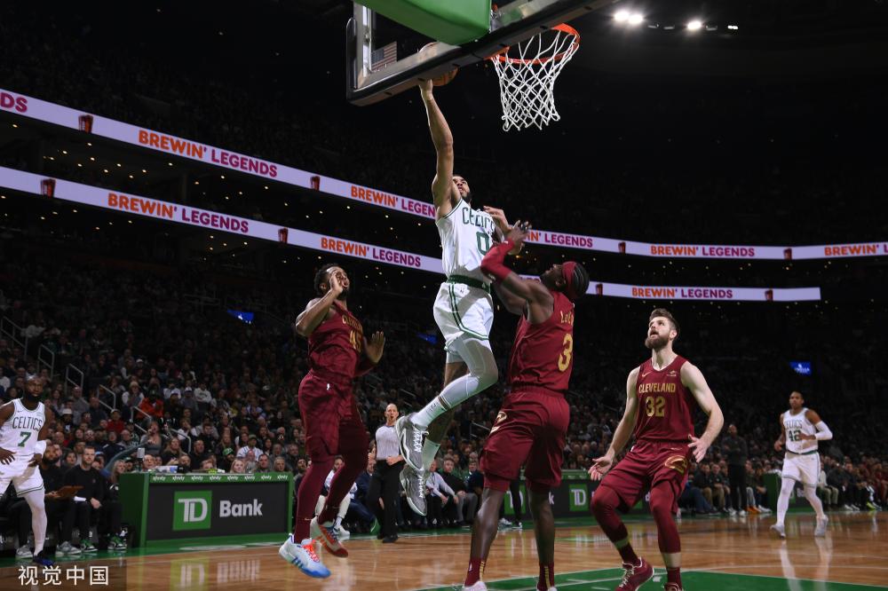 地位而显得 地位而显得